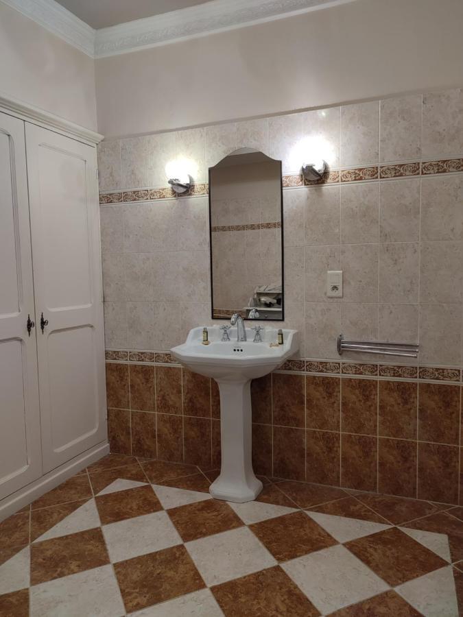 Les Jardins De La Fontaine Bed & Breakfast Ales Bagian luar foto