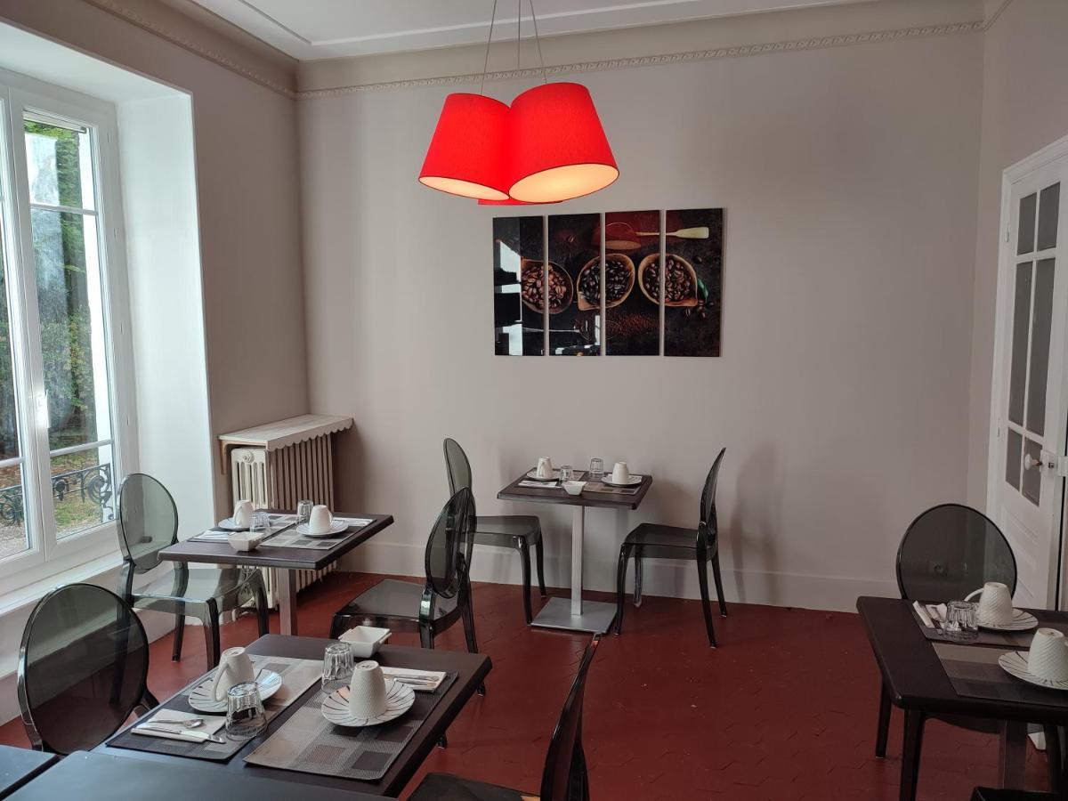 Les Jardins De La Fontaine Bed & Breakfast Ales Bagian luar foto