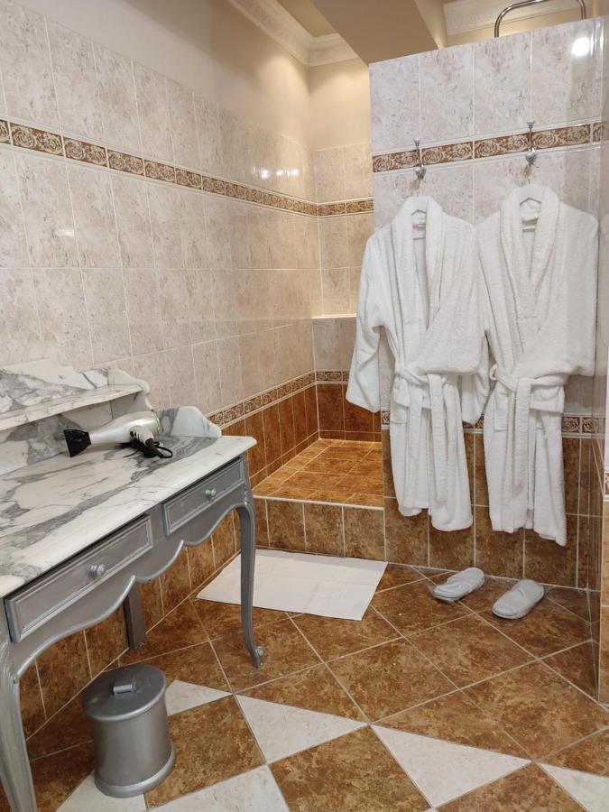 Les Jardins De La Fontaine Bed & Breakfast Ales Bagian luar foto