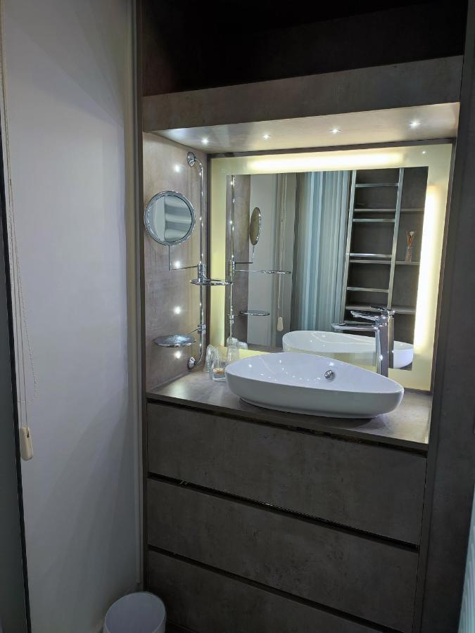 Les Jardins De La Fontaine Bed & Breakfast Ales Bagian luar foto