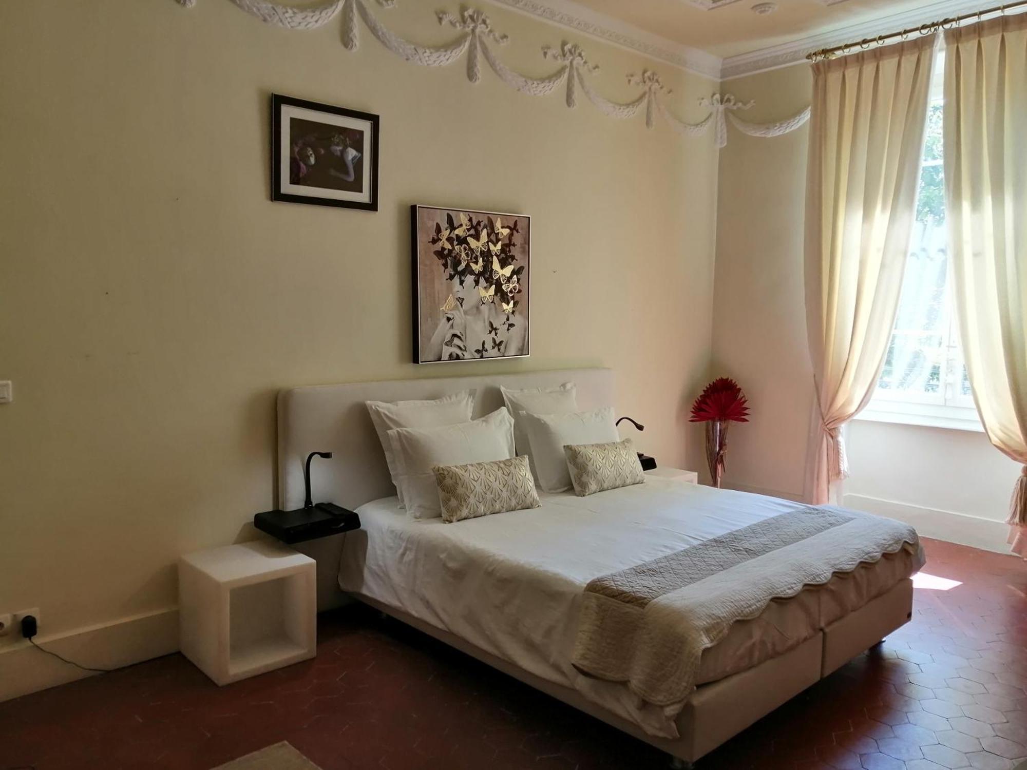 Les Jardins De La Fontaine Bed & Breakfast Ales Bagian luar foto