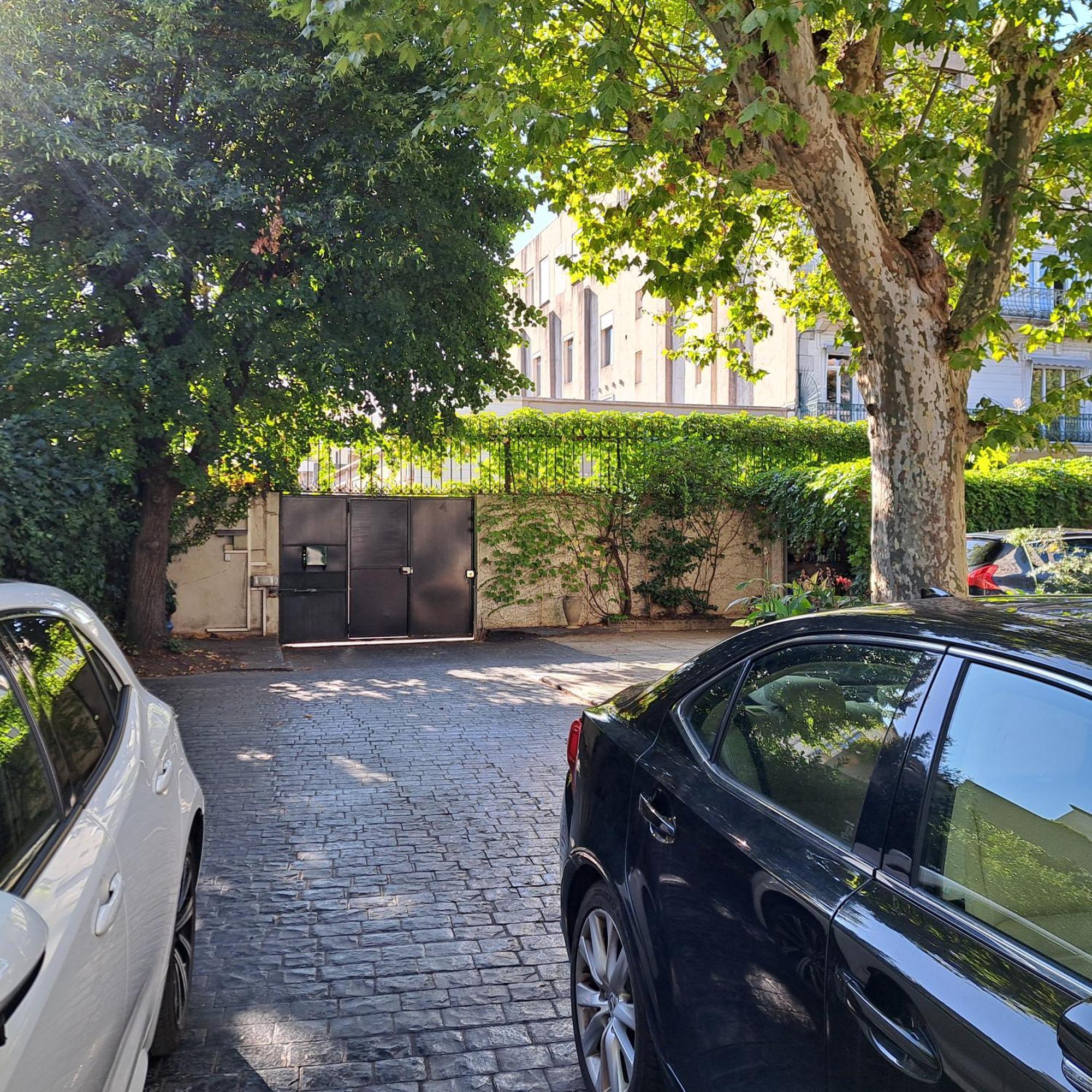 Les Jardins De La Fontaine Bed & Breakfast Ales Bagian luar foto