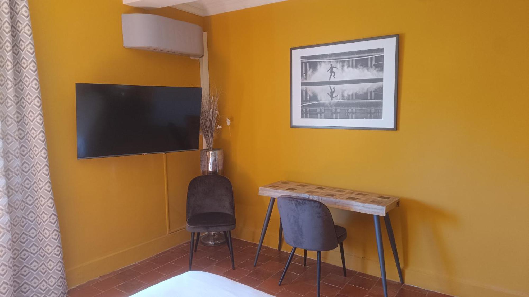 Les Jardins De La Fontaine Bed & Breakfast Ales Bagian luar foto